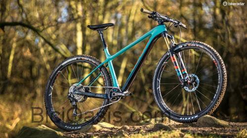 Genesis Mantle ficha técnica y opiniones